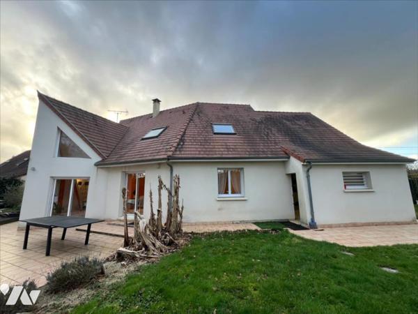Maison 3 chambres située à NEUVILLE SUR SARTHE