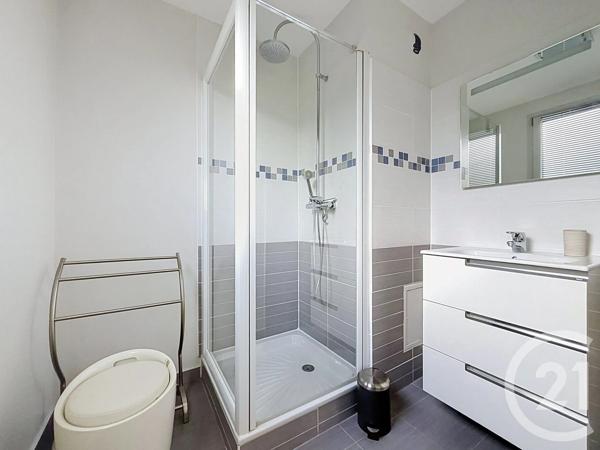 Appartement F4 à vendre  4 pièces - 110,90 m 2   STE FOY LES LYON  - 69