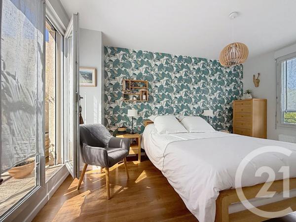 Appartement F4 à vendre  4 pièces - 110,90 m 2   STE FOY LES LYON  - 69