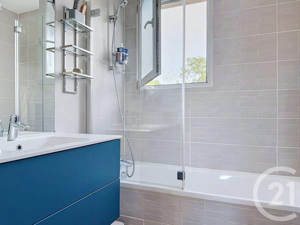 Appartement F4 à vendre  4 pièces - 110,90 m 2   STE FOY LES LYON  - 69