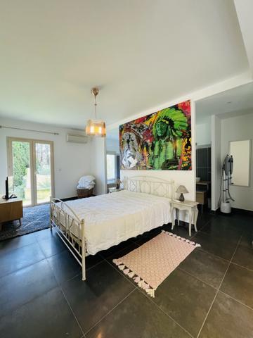 Pujaut (30131) Villa de Prestige Pujaut 202 M2 à 20 minutes de la gare d'Avignon TGV