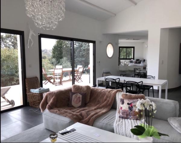 Pujaut (30131) Villa de Prestige Pujaut 202 M2 à 20 minutes de la gare d'Avignon TGV