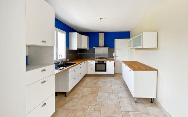 Maison à vendre    5 pièces •  Janville