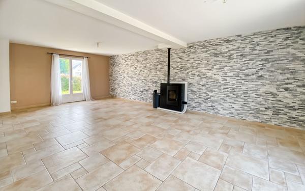 Maison à vendre    5 pièces •  Janville