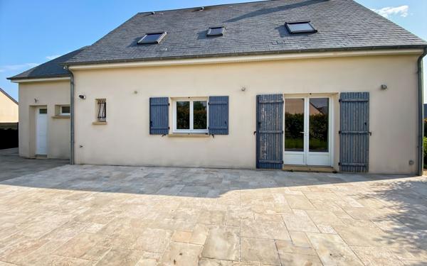 Maison à vendre    5 pièces •  Janville