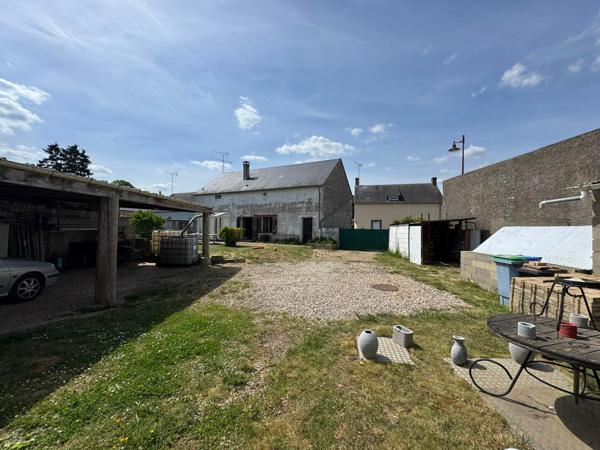 Angerville (91670) Ensemble immobilier à 15 min d’Angerville avec 2 habitations et grand terrain clos