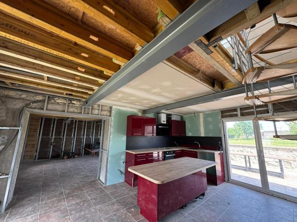 Angerville (91670) Ensemble immobilier à 15 min d’Angerville avec 2 habitations et grand terrain clos