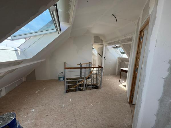 Angerville (91670) Ensemble immobilier à 15 min d’Angerville avec 2 habitations et grand terrain clos