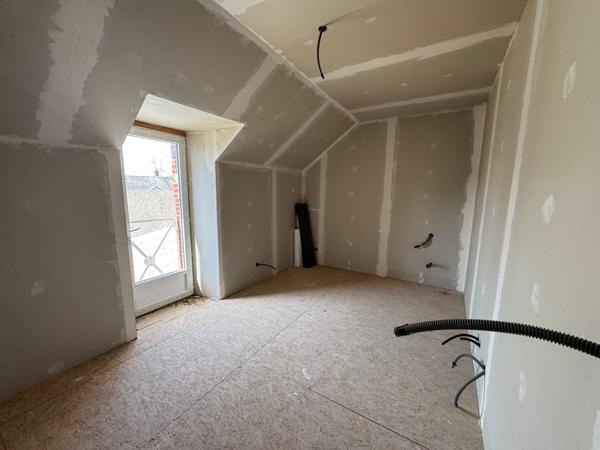 Angerville (91670) Ensemble immobilier à 15 min d’Angerville avec 2 habitations et grand terrain clos