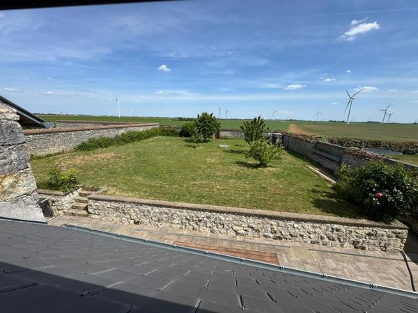 Angerville (91670) Ensemble immobilier à 15 min d’Angerville avec 2 habitations et grand terrain clos