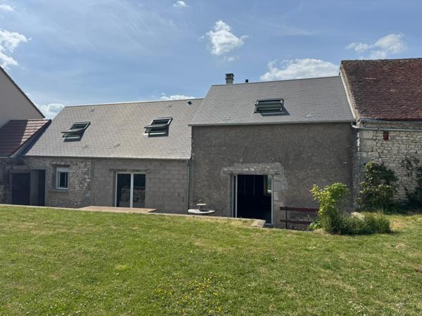 Angerville (91670) Ensemble immobilier à 15 min d’Angerville avec 2 habitations et grand terrain clos