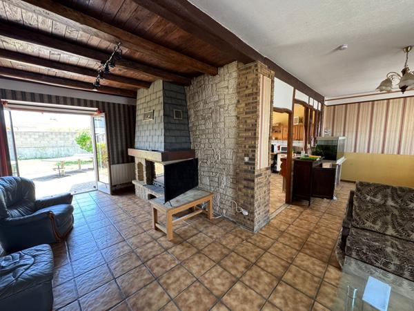 Angerville (91670) Ensemble immobilier à 15 min d’Angerville avec 2 habitations et grand terrain clos