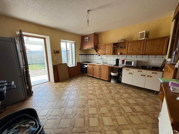 Angerville (91670) Ensemble immobilier à 15 min d’Angerville avec 2 habitations et grand terrain clos