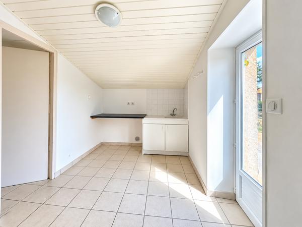 Coex, Maison à la campagne 3 chambres avec 1142m2 de terrain. Toutes les caractéristiques