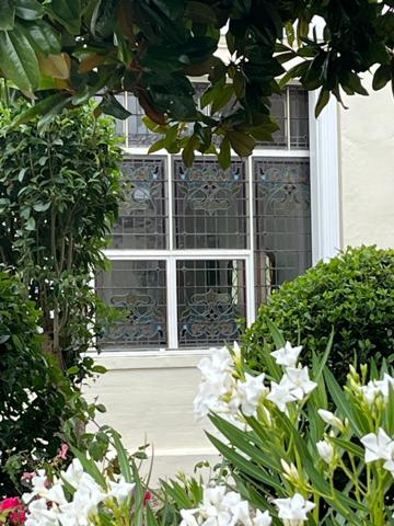 PLAISANCE DU GERS(32), ELEGANTE et HISTORIQUE MAISON DE MAITRE, dépendances, garage, 3200m2 clos et paysagé.