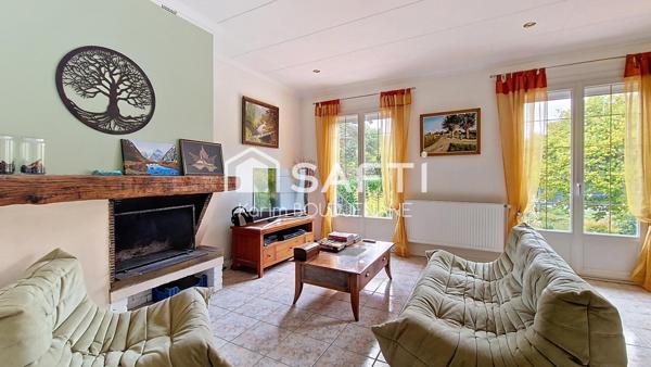 Maison de plain pied, 2 chambres, sous sol total, plus de 1 000 m2 de terrain...