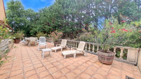 Magnifique périgourdine de 5 chambres + studio indépendant ? Parc arboré de 3.966 m²