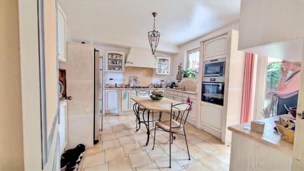 Magnifique périgourdine de 5 chambres + studio indépendant ? Parc arboré de 3.966 m²