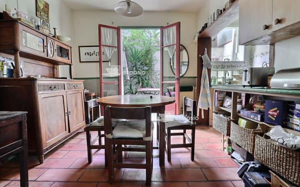 Appartement à vendre    3 pièces • 44,70 m2 Paris 19