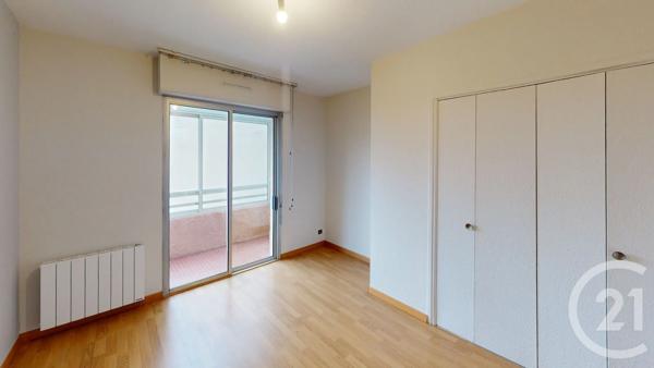Appartement T5 à vendre  5 pièces - 120,75 m 2   RODEZ  - 12