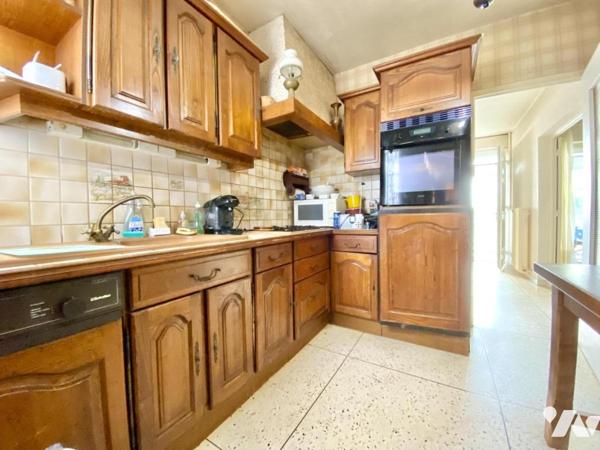 Maison à moderniser 79m² sur 331m² de jardin