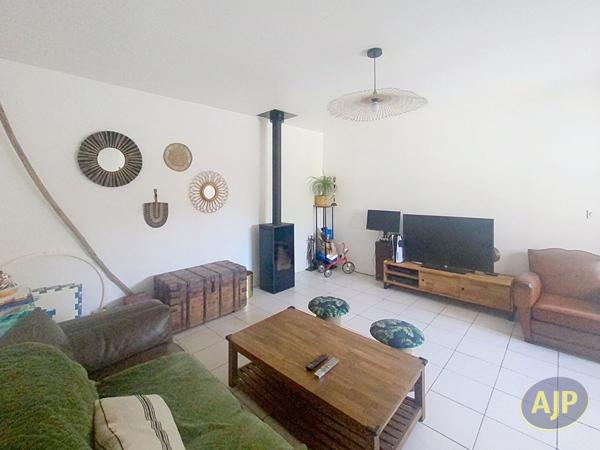 Vente maison Ambares Et Lagrave : 198 500 € - AJP Immobilier Cubzac-les-Ponts