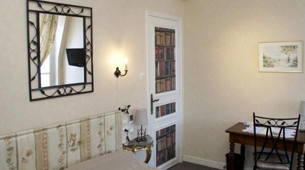 Propriété à vendre 21 pièces CARCASSONNE (11) 18 chambres, 1340m2, deux hangars 668m2 Parking jardin 350m2