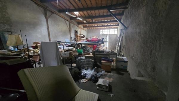 Propriété à vendre 21 pièces CARCASSONNE (11) 18 chambres, 1340m2, deux hangars 668m2 Parking jardin 350m2