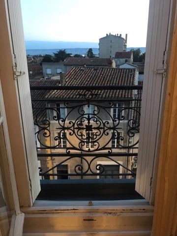 Propriété à vendre 21 pièces CARCASSONNE (11) 18 chambres, 1340m2, deux hangars 668m2 Parking jardin 350m2