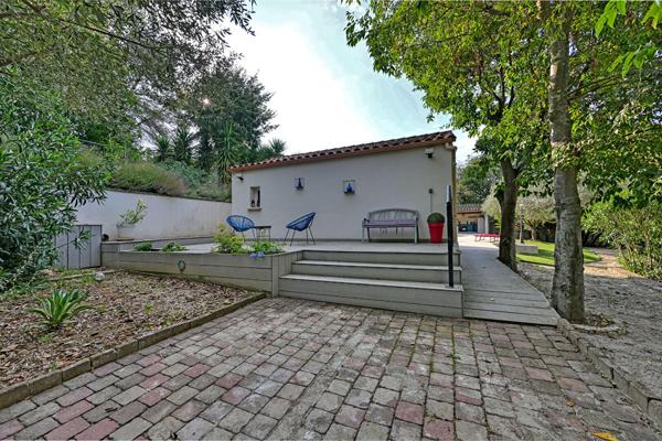 Maison familiale et ses deux dépendances