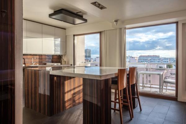Lyon 3 - Monplaisir - Appartement en dernier étage 68,47 m² avec terrasse 80 m² - 1 chambre - 2 balcons