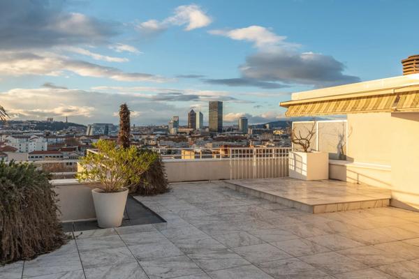 Lyon 3 - Monplaisir - Appartement en dernier étage 68,47 m² avec terrasse 80 m² - 1 chambre - 2 balcons
