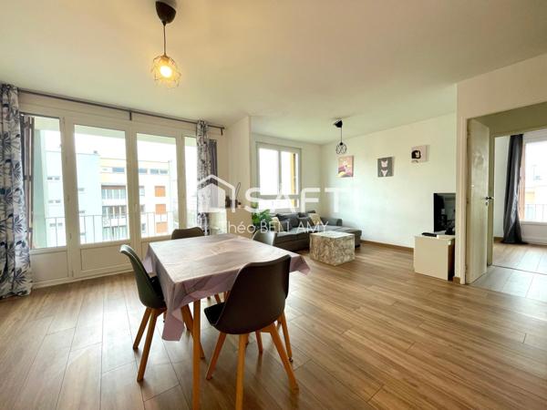 Appartement rénové avec deux balcons