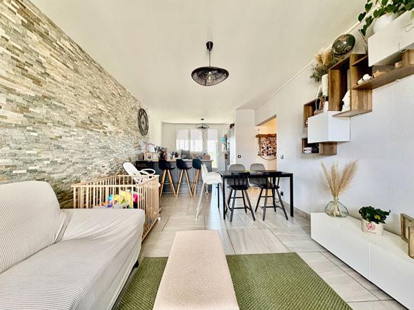 Appartement rénové T4 dernier étage avec loggia balcon et cave Gardanne