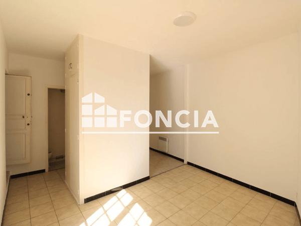 Location Studio 20.29 m² - 4 PLACE BELLECROIX Nimes 30000