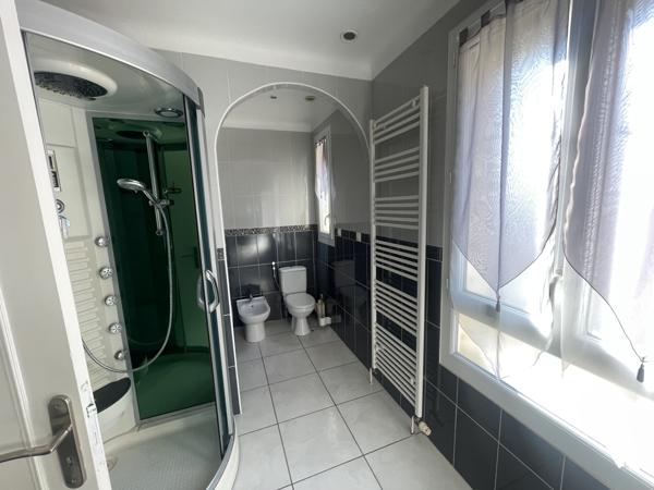 Poitiers (86000) IMMEUBLE 225 m2 A DIVISER EN 3 LOGEMENTS AVEC PARKINGS PROCHE GARE ET CENTRE-VILLE !