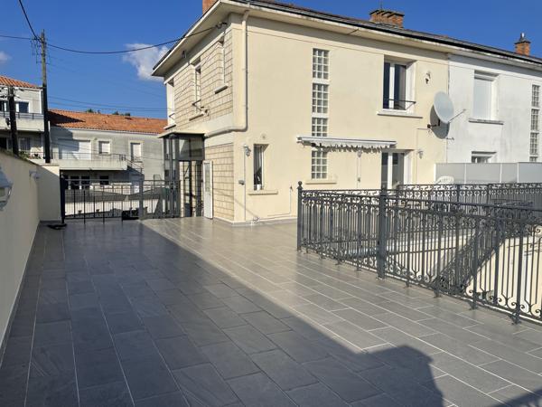 Poitiers (86000) IMMEUBLE 225 m2 A DIVISER EN 3 LOGEMENTS AVEC PARKINGS PROCHE GARE ET CENTRE-VILLE !