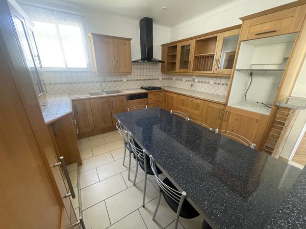 Poitiers (86000) IMMEUBLE 225 m2 A DIVISER EN 3 LOGEMENTS AVEC PARKINGS PROCHE GARE ET CENTRE-VILLE !