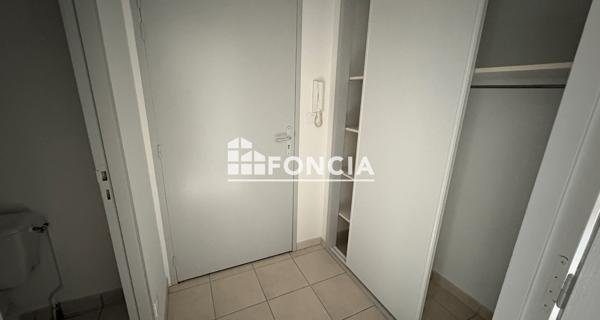 Location Appartement 2 pièces 42 m² - Roquemaure 30150