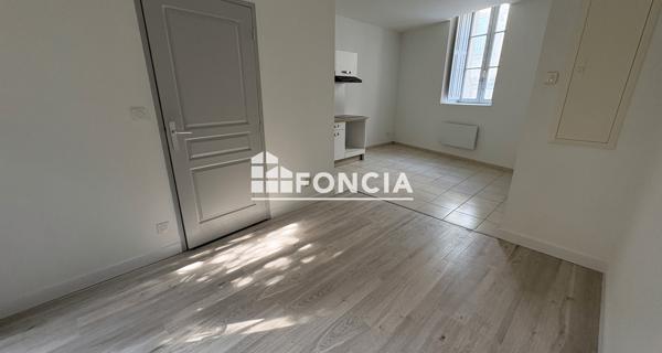 Location Appartement 2 pièces 42 m² - Roquemaure 30150