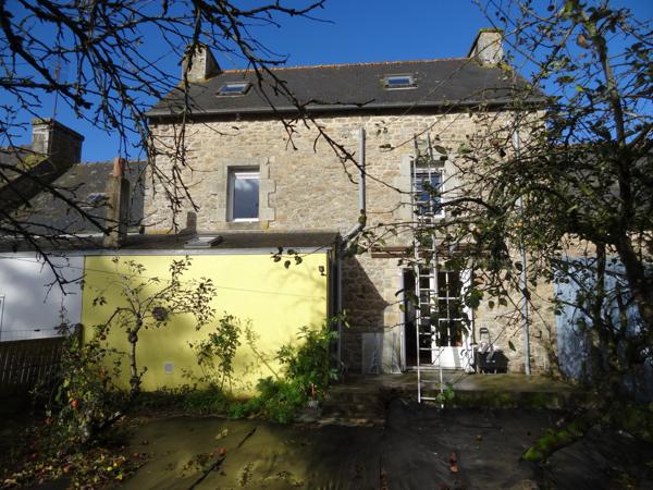 Plounévez-Quintin (22110) Maison à rénover avec jardin petit prix