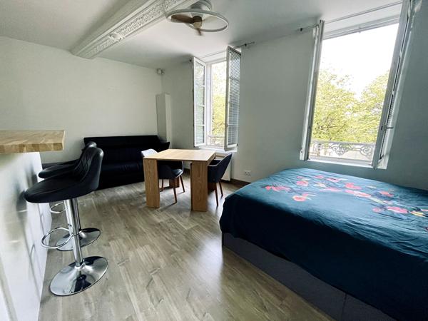 La Rochelle - Centre-ville - Studio de 27 m² avec vue sur le Vieux-Port Loyer 750 €/mois charges comprises **  - Référence  ND751