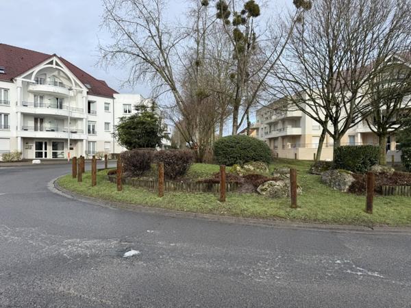 Appartement à LA CHAPELLE SAINT MESMIN (45380)