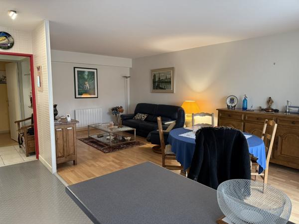 Appartement à LA CHAPELLE SAINT MESMIN (45380)