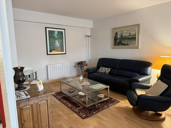 Appartement à LA CHAPELLE SAINT MESMIN (45380)