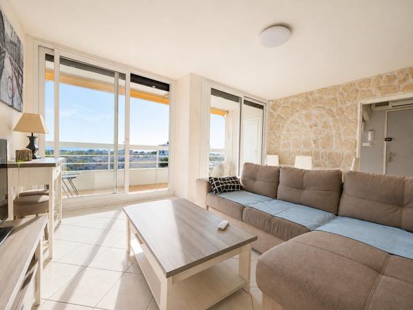 LUMINEUX APPARTEMENT 4 PIECES AVEC TERRASSE VUE PANORAMIQUE LA SIGNORE