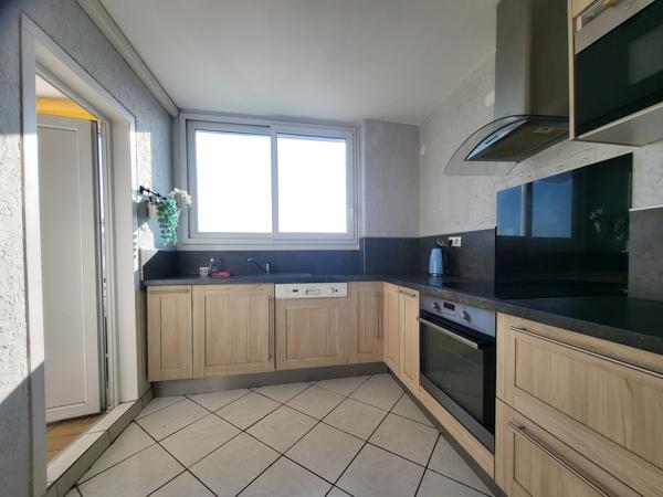 LUMINEUX APPARTEMENT 4 PIECES AVEC TERRASSE VUE PANORAMIQUE LA SIGNORE