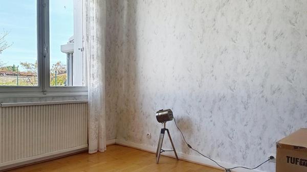 Maison plain pied avec de beaux volumes.