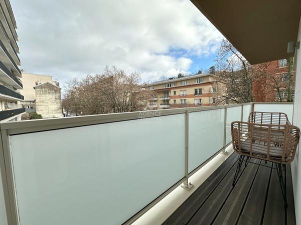 CHAVILLE - Beau 3 pièces de 2021. 399 000 € **  - Référence  715-C