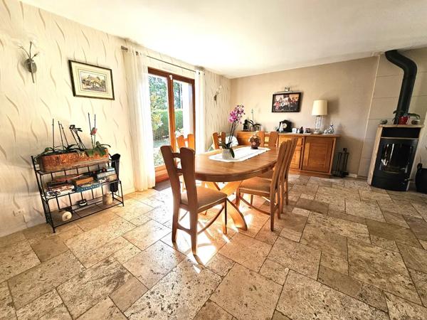 Maison proche bourg 4 chambres au calme